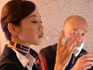 Anh trai tôi luôn thích ngắm nhìn tôi và làm tình với tôi khắp người - Mariana Martix