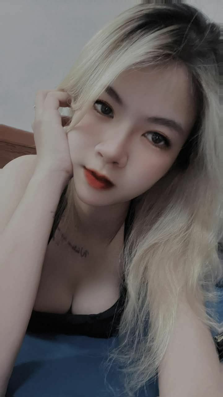 Nữ cấp trên nói với nhân viên “em thổi kèn phê hơn cô vợ anh nhiều…”